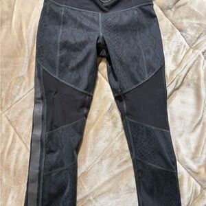 Lululemon Athletica Mesh With Me Crop Leggings